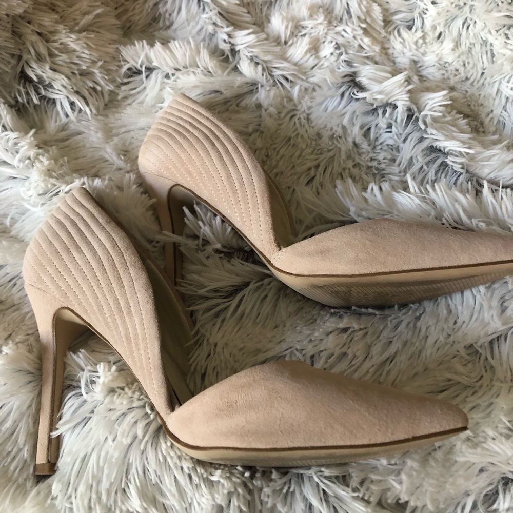 Beautiful Suede Heels 👠 - Picture 7 of 7